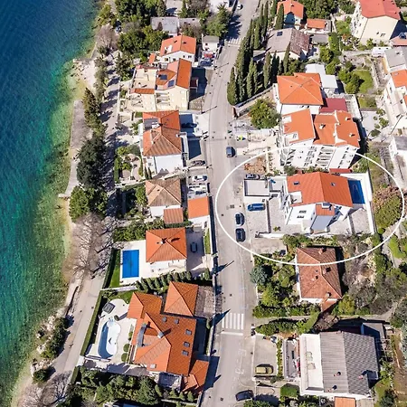 Vanessa - Luxurious Vacation Oasis *