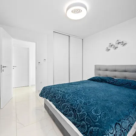 Apartman Vanessa - Luxurious Vacation Oasis *