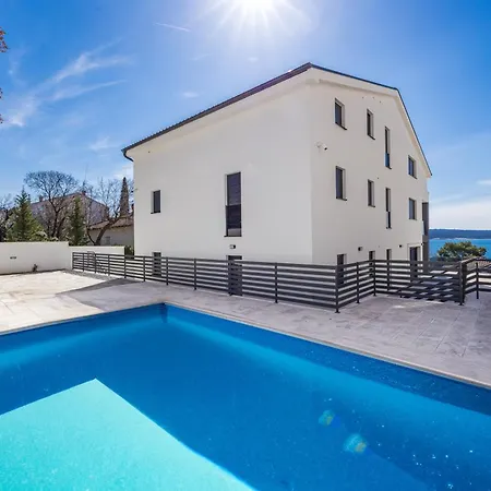 Apartman Vanessa - Luxurious Vacation Oasis Crikvenica